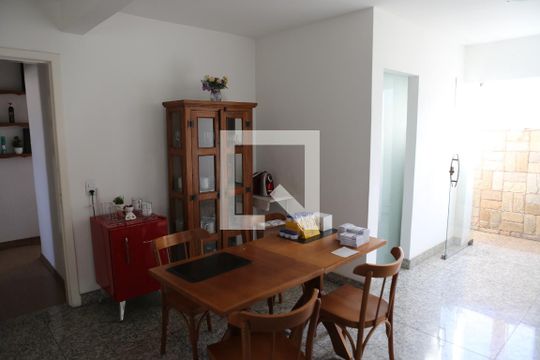 Sala de casa à venda com 3 quartos, 429m² em Eldorado, Contagem