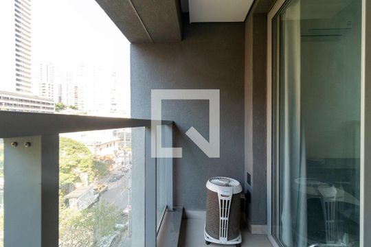Varanda do Studio de kitnet/studio para alugar com 1 quarto, 31m² em Pompeia, São Paulo