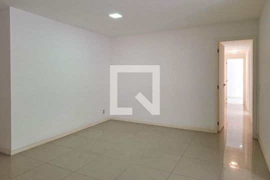 Sala de apartamento para alugar com 4 quartos, 230m² em Charitas, Niterói