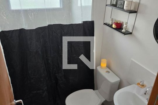 Banheiro de apartamento à venda com 2 quartos, 41m² em Jardim Esmeraldina, Campinas