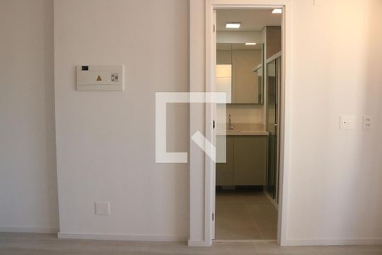 Sala de kitnet/studio à venda com 1 quarto, 38m² em Jardim Vera Cruz, São Paulo