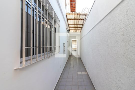 Corredor Lateral de casa para alugar com 3 quartos, 220m² em Casa Verde Alta, São Paulo