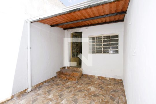 Área Externa de casa para alugar com 2 quartos, 60m² em Carlos Prates, Belo Horizonte