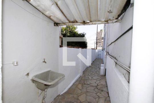 Área de Serviço de casa para alugar com 2 quartos, 60m² em Carlos Prates, Belo Horizonte