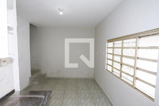 Cozinha de casa para alugar com 2 quartos, 60m² em Carlos Prates, Belo Horizonte