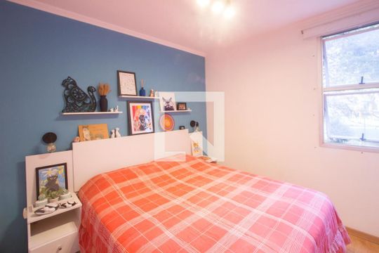 Quarto 1 de apartamento para alugar com 2 quartos, 55m² em Jardim Santa Josefina, São Paulo