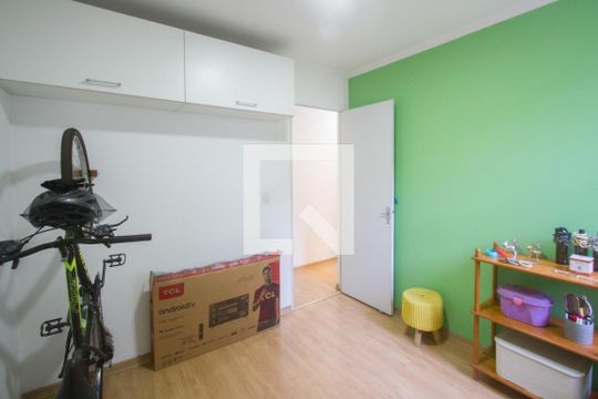 Quarto 2 de apartamento para alugar com 2 quartos, 55m² em Jardim Santa Josefina, São Paulo