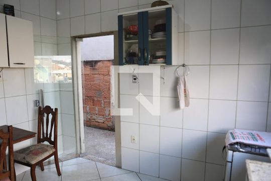 Cozinha de casa à venda com 2 quartos, 200m² em  Jardim Laguna, Contagem
