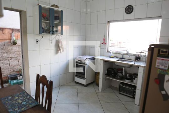 Cozinha de casa à venda com 2 quartos, 200m² em  Jardim Laguna, Contagem