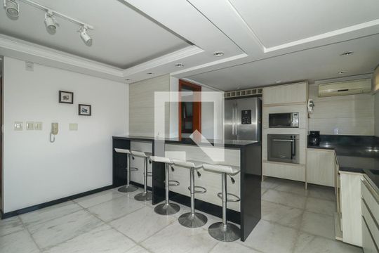 Cozinha de apartamento para alugar com 3 quartos, 400m² em Passo da Areia, Porto Alegre