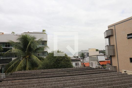 Área externa de casa à venda com 4 quartos, 323m² em Jardim Guanabara, Rio de Janeiro