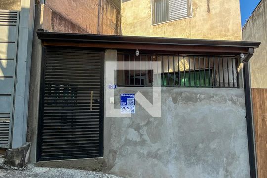 Fachada de casa à venda com 2 quartos, 134m² em Vila Pereira Barreto, São Paulo