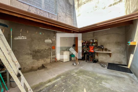 Quintal de casa à venda com 2 quartos, 134m² em Vila Pereira Barreto, São Paulo