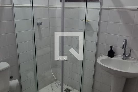 Banheiro de casa à venda com 4 quartos, 300m² em Jardim Imbuí, Niterói