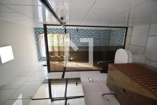 Banheiro de apartamento para alugar com 1 quarto, 40m² em Irajá, Rio de Janeiro