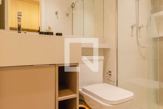 Banheiro de kitnet/studio para alugar com 1 quarto, 24m² em Vila Mariana, São Paulo