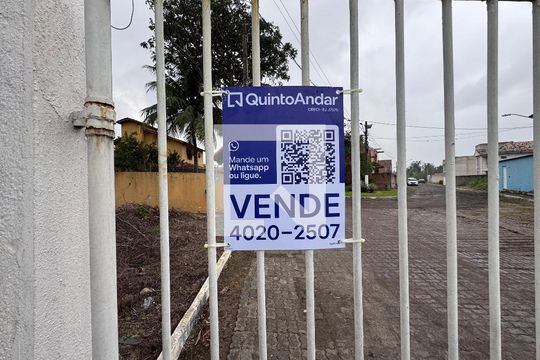 Plaquinha Quinto Andar de apartamento à venda com 3 quartos, 270m² em Vargem Grande, Rio de Janeiro