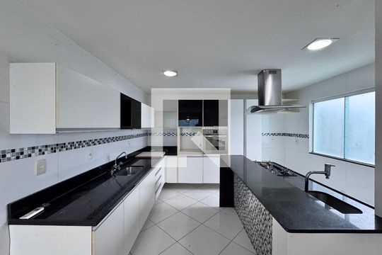 Cozinha de apartamento à venda com 3 quartos, 270m² em Vargem Grande, Rio de Janeiro