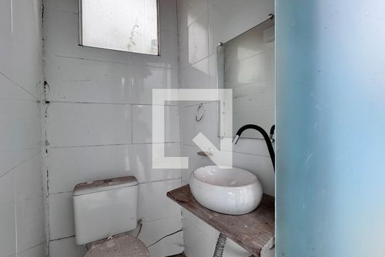 Banheiro de Serviço de apartamento à venda com 3 quartos, 270m² em Vargem Grande, Rio de Janeiro