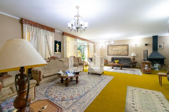 Casa para alugar com 3 quartos, 492m² em Vila Alexandria, São Paulo
