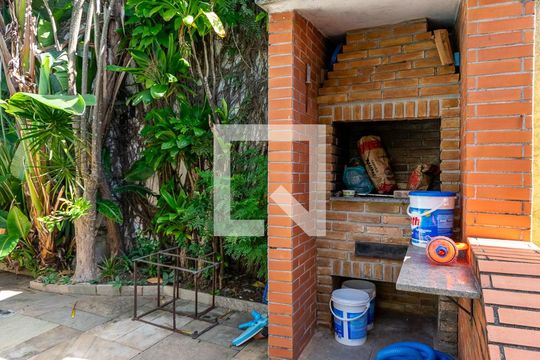 Área comum - Churrasqueira de casa para alugar com 3 quartos, 492m² em Vila Alexandria, São Paulo