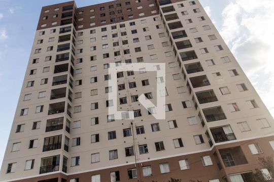 Fachada do bloco de apartamento para alugar com 2 quartos, 48m² em Vila da Oportunidade, Carapicuíba