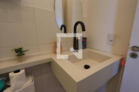 Banheiro de apartamento à venda com 2 quartos, 37m² em Vila Virginia, São Paulo