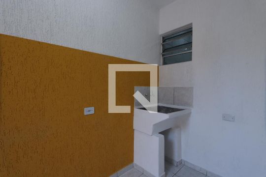 Área de Serviço de casa para alugar com 1 quarto, 50m² em Jardim Santa Adelia, São Paulo