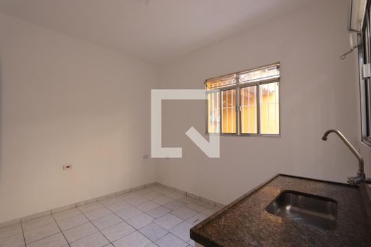 Cozinha de casa para alugar com 1 quarto, 50m² em Jardim Santa Adelia, São Paulo