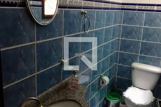 Casa à venda com 3 quartos, 215m² em Parque das Nações, Santo André