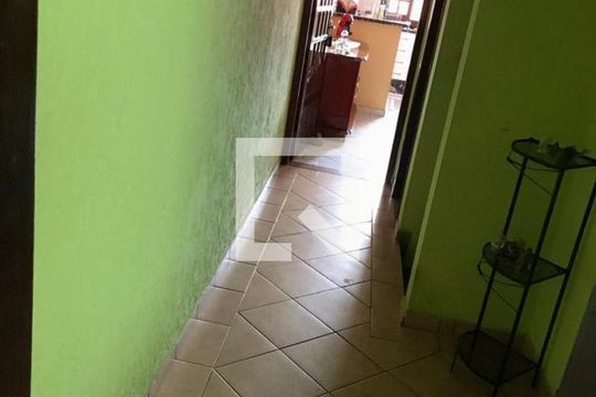 Casa à venda com 3 quartos, 215m² em Parque das Nações, Santo André