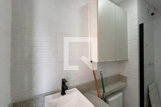 Banheiro de apartamento para alugar com 2 quartos, 35m² em Vila Barreto, São Paulo