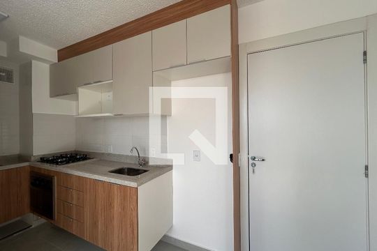Cozinha de apartamento para alugar com 2 quartos, 35m² em Vila Barreto, São Paulo