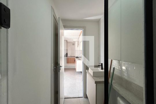 Banheiro de apartamento para alugar com 2 quartos, 35m² em Vila Barreto, São Paulo