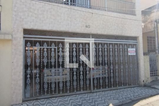 Fachada de casa à venda com 3 quartos, 240m² em Vila Ema, São Paulo