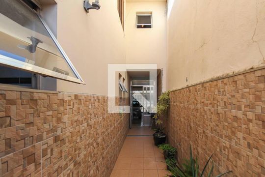 Corredor de casa à venda com 3 quartos, 240m² em Vila Ema, São Paulo