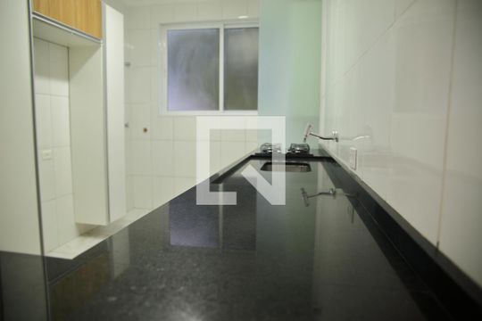 Cozinha de apartamento para alugar com 1 quarto, 47m² em Vila Marchi, São Bernardo do Campo