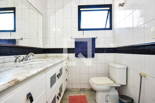 Banheiro Suíte de apartamento à venda com 3 quartos, 230m² em Jardim Ampliacao, São Paulo