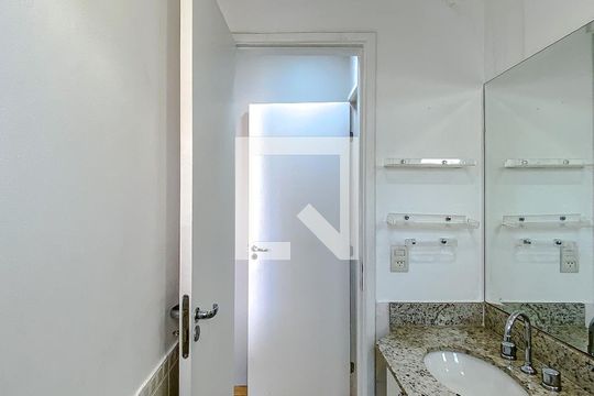 Banheiro da Suíte 2 de apartamento à venda com 3 quartos, 178m² em Mooca, São Paulo