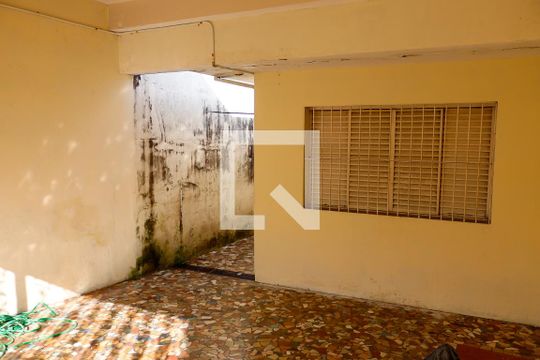 Garagem de casa para alugar com 2 quartos, 137m² em Vila Yolanda, Osasco