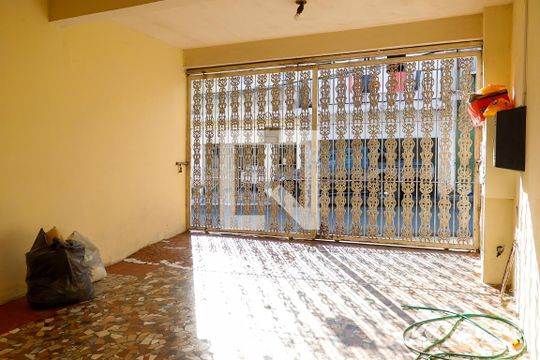 Garagem de casa para alugar com 2 quartos, 137m² em Vila Yolanda, Osasco