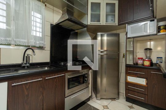 Cozinha de casa de condomínio à venda com 3 quartos, 84m² em Jardim Matarazzo, São Paulo