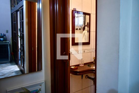 Lavabo 2 de casa à venda com 3 quartos, 220m² em Chácara Inglesa, São Paulo