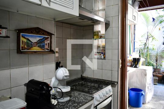 Cozinha de casa para alugar com 3 quartos, 220m² em Chácara Inglesa, São Paulo