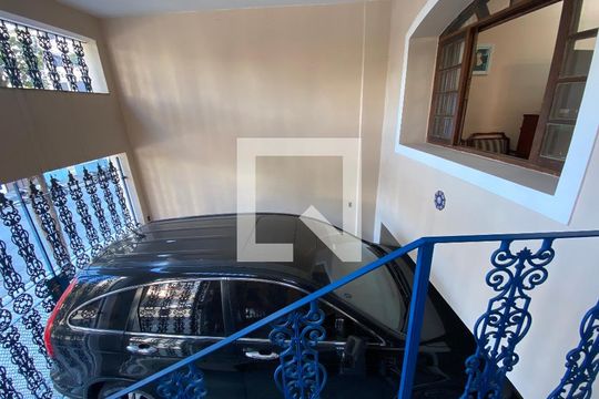 Garagem de casa para alugar com 3 quartos, 220m² em Chácara Inglesa, São Paulo