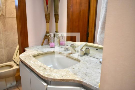 Lavabo 1 de casa à venda com 3 quartos, 220m² em Chácara Inglesa, São Paulo