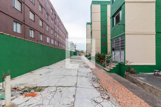 Área externa de apartamento para alugar com 2 quartos, 60m² em Conjunto Residencial José Bonifácio, São Paulo