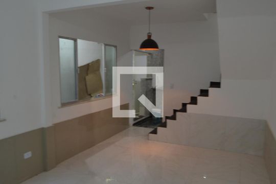 Casa à venda com 2 quartos, 200m² em Gardênia Azul, Rio de Janeiro