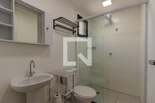 Banheiro do Studio de apartamento para alugar com 1 quarto, 26m² em Jardim das Acacias, São Paulo
