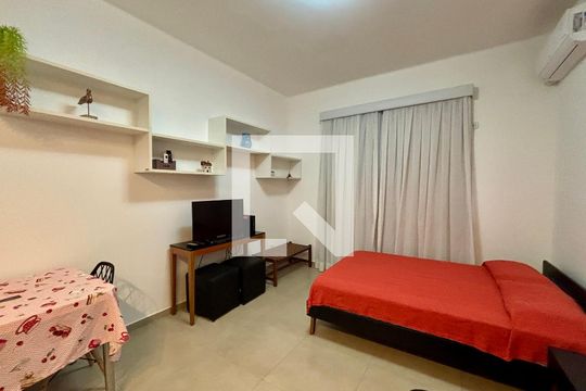 Sala/quarto de apartamento para alugar com 1 quarto, 27m² em Copacabana, Rio de Janeiro